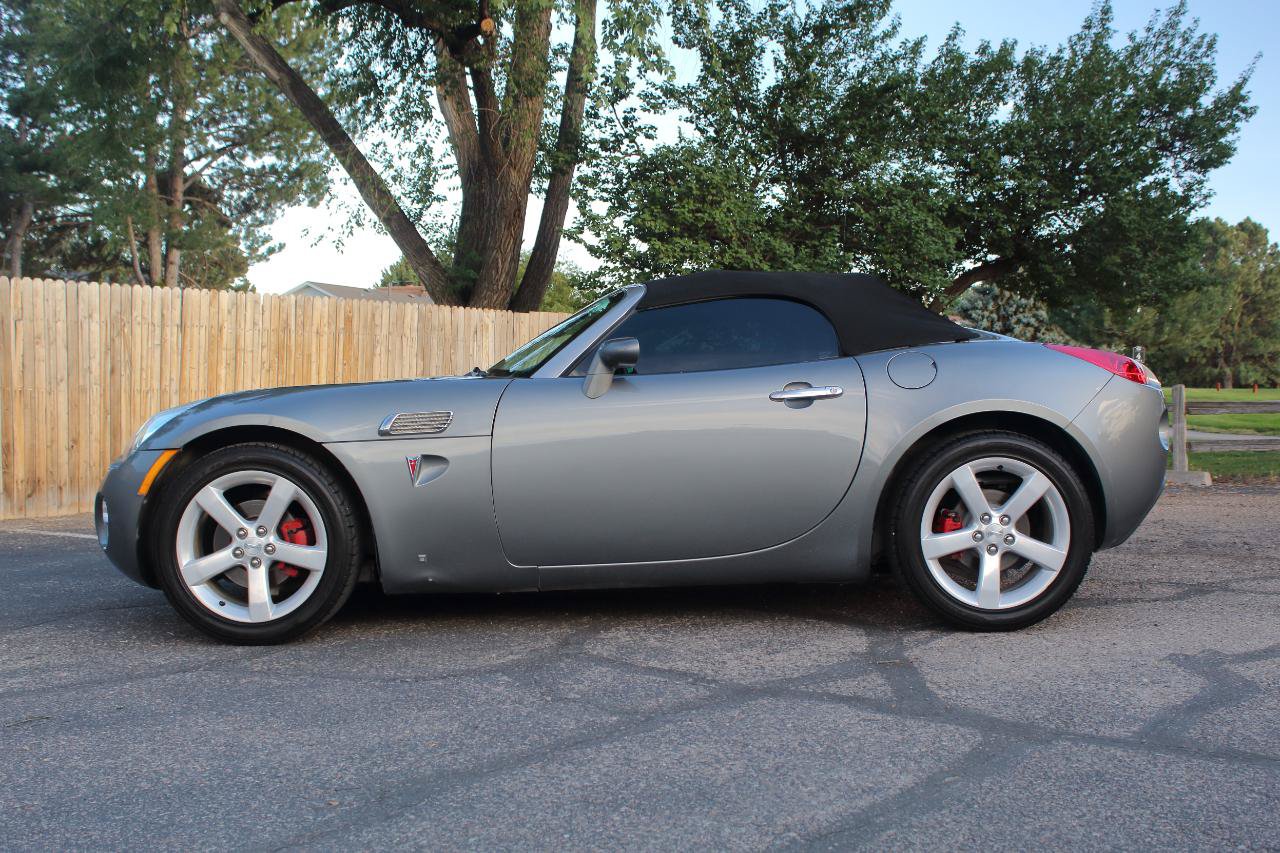 Used 2007 Pontiac Solstice Convertible w/ Premium Package RWD image 25