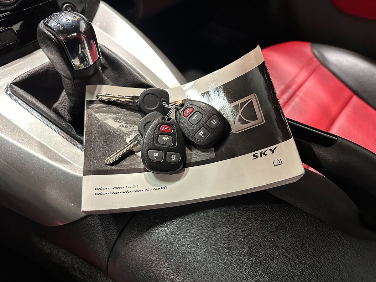 Used 2009 Saturn Sky w/ Premium Trim Package RWD image 34