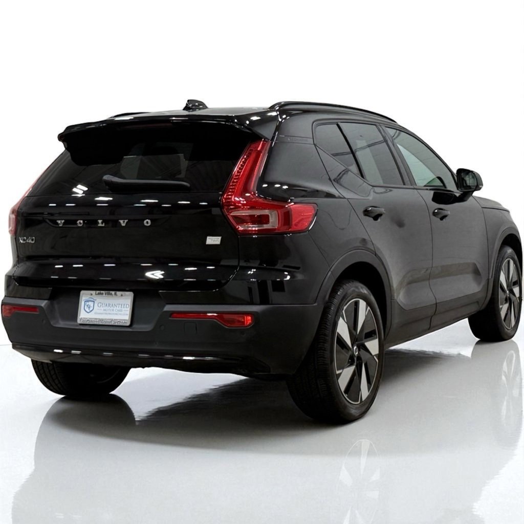 Used 2024 Volvo XC40 Recharge Core w/ Protection Package Premier image 9