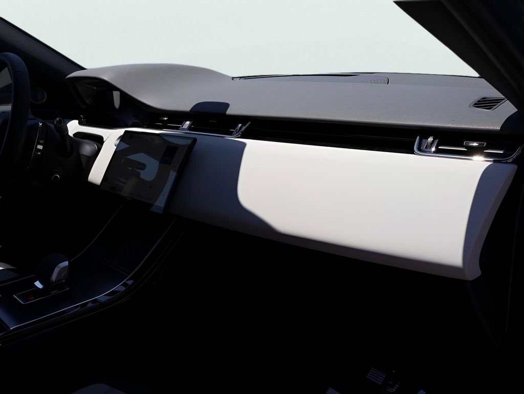 New 2026 Land Rover Range Rover Evoque Dynamic SE image 10