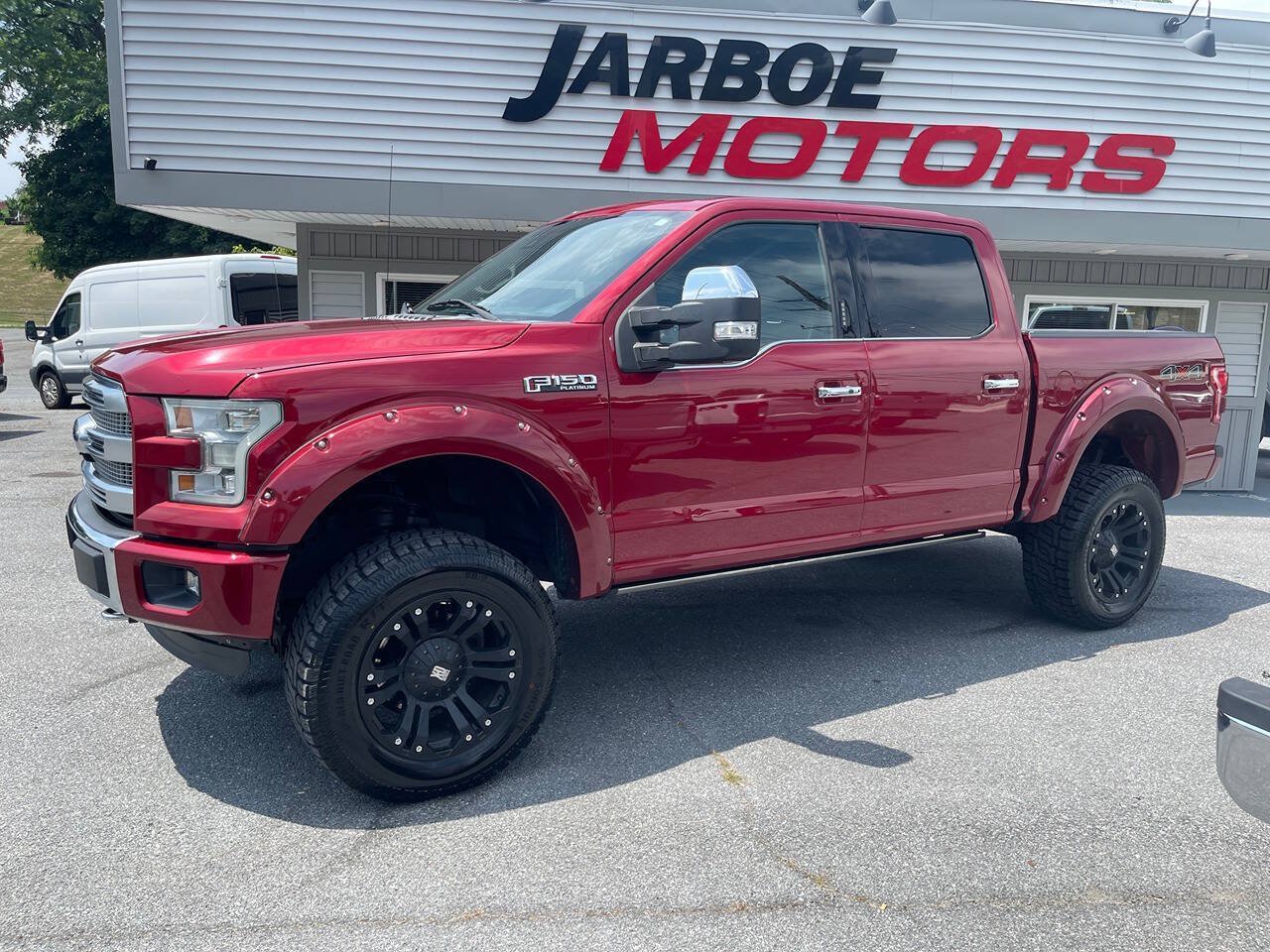 Used 2015 Ford F150 Platinum w/ Equipment Group 701A Luxury AWD/4WD image 4