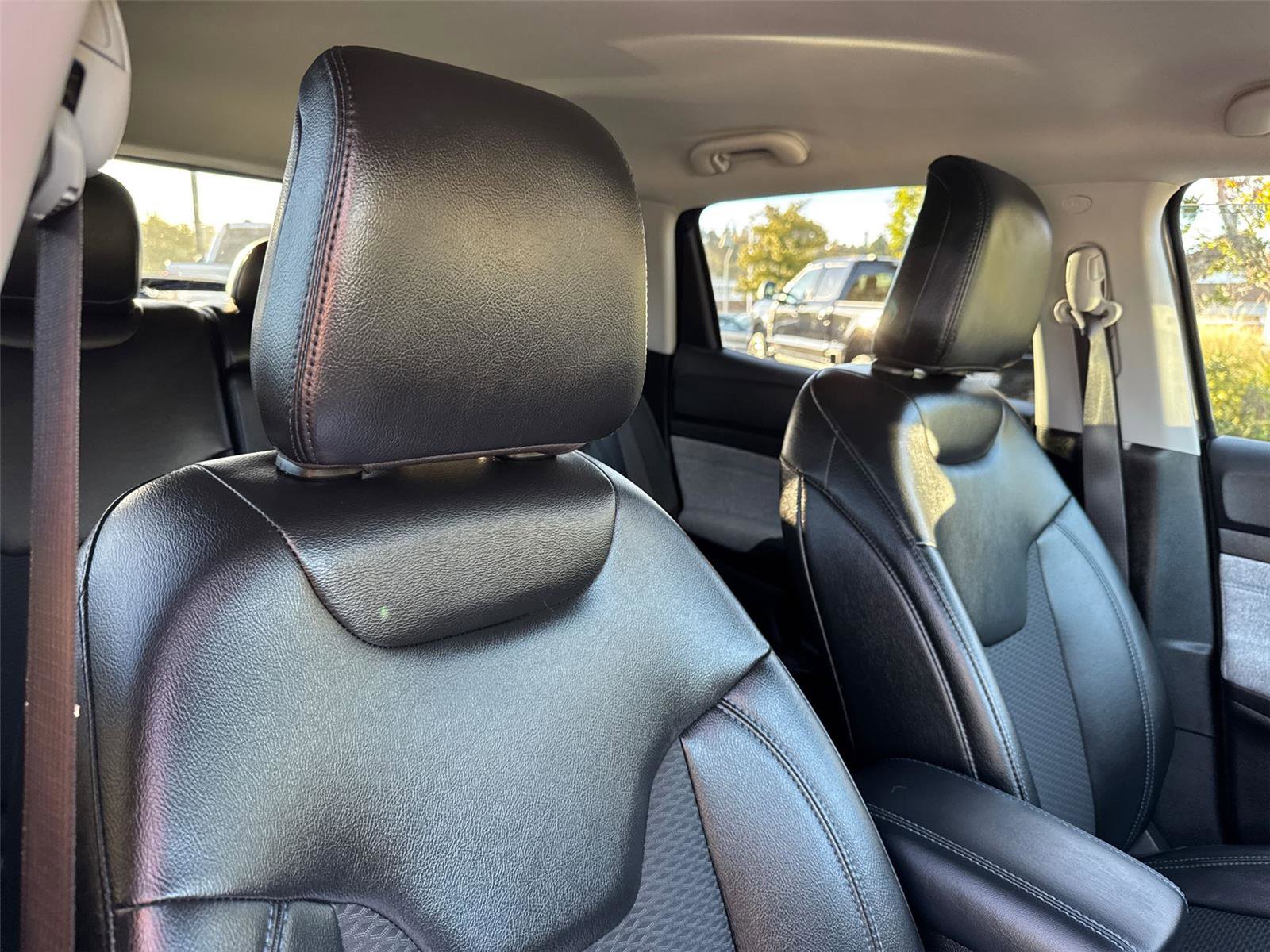 Used 2022 Jeep Compass Latitude image 15