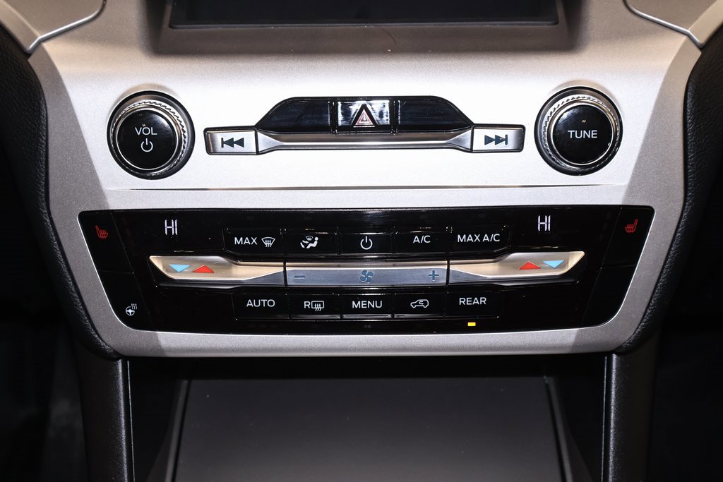 Certified 2020 Ford Explorer XLT w/ Equipment Group 202A image 34