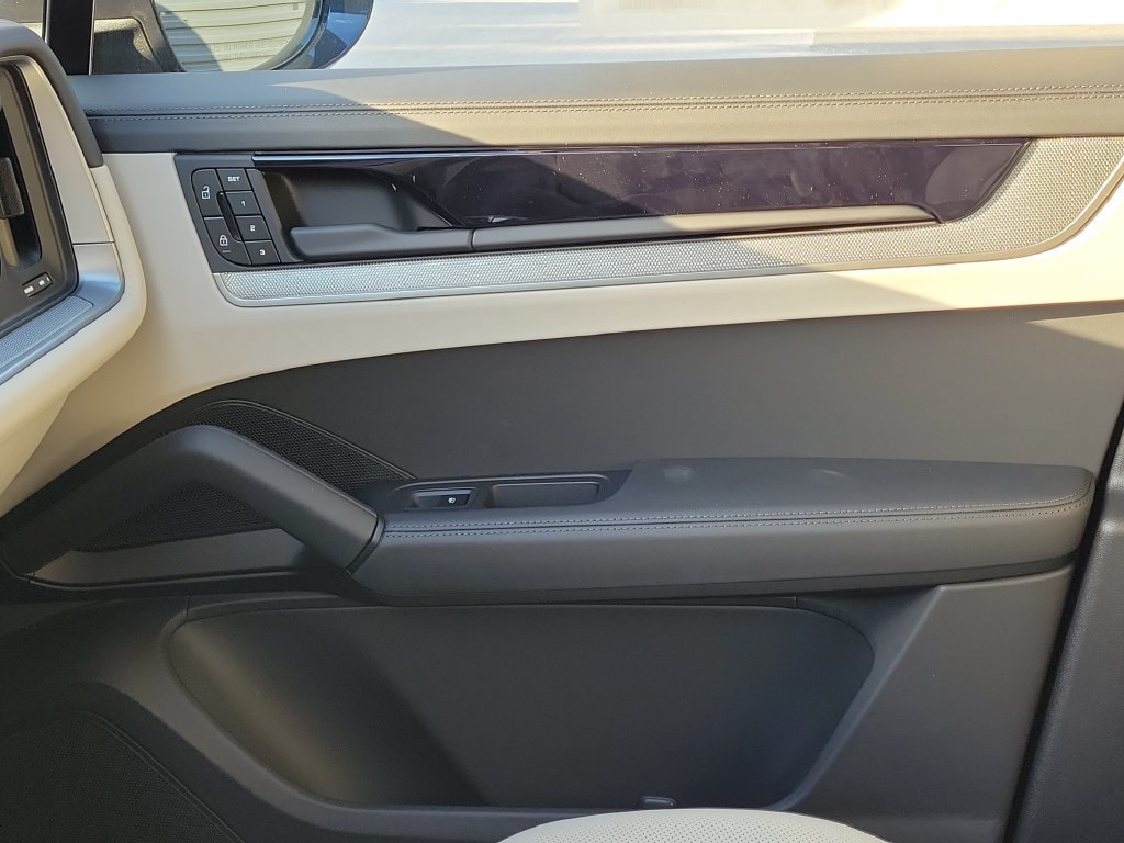 New 2027 Porsche Cayenne S AWD/4WD image 23