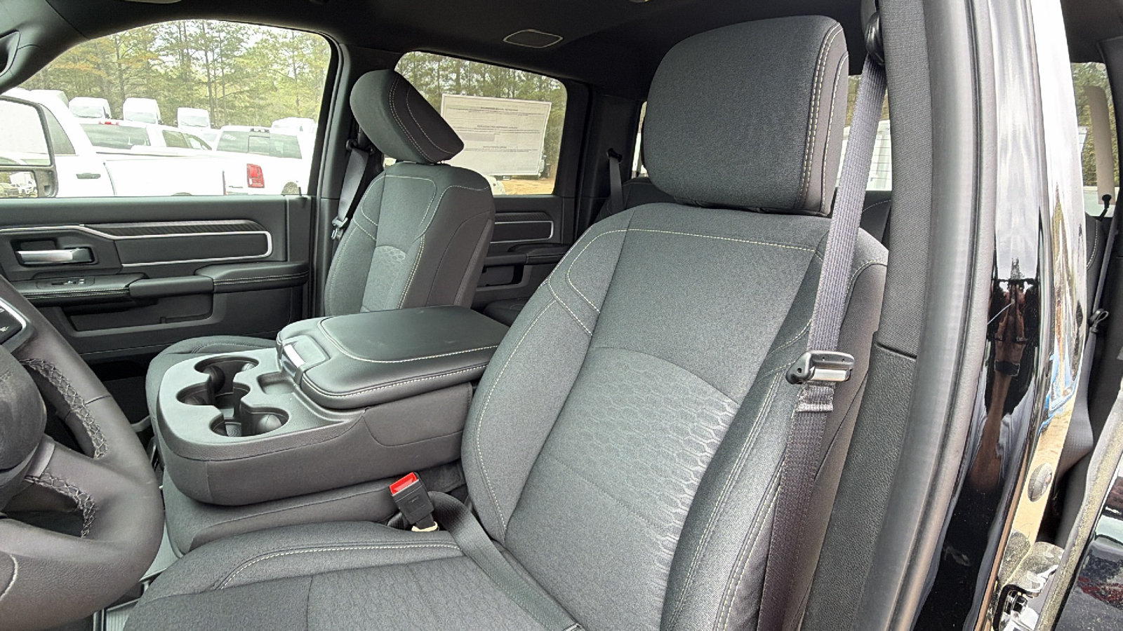 New 2026 RAM 2500 Big Horn AWD/4WD image 17