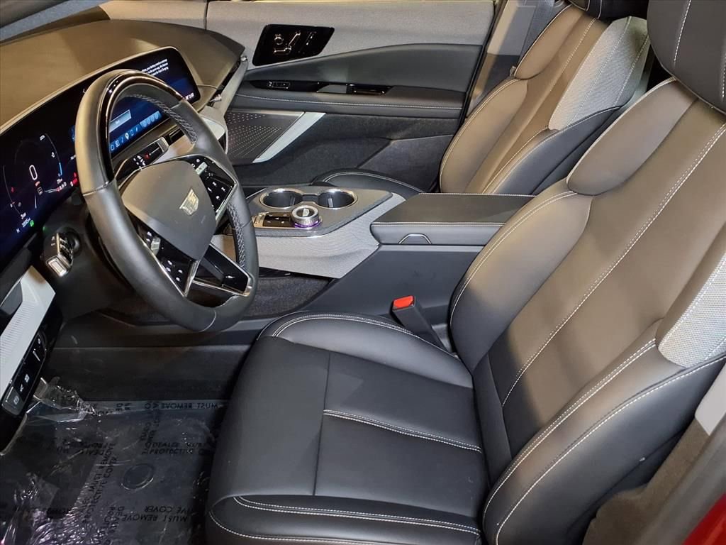 Certified 2025 Cadillac Optiq Luxury 1 w/ LPO, Floor Liner Package image 14