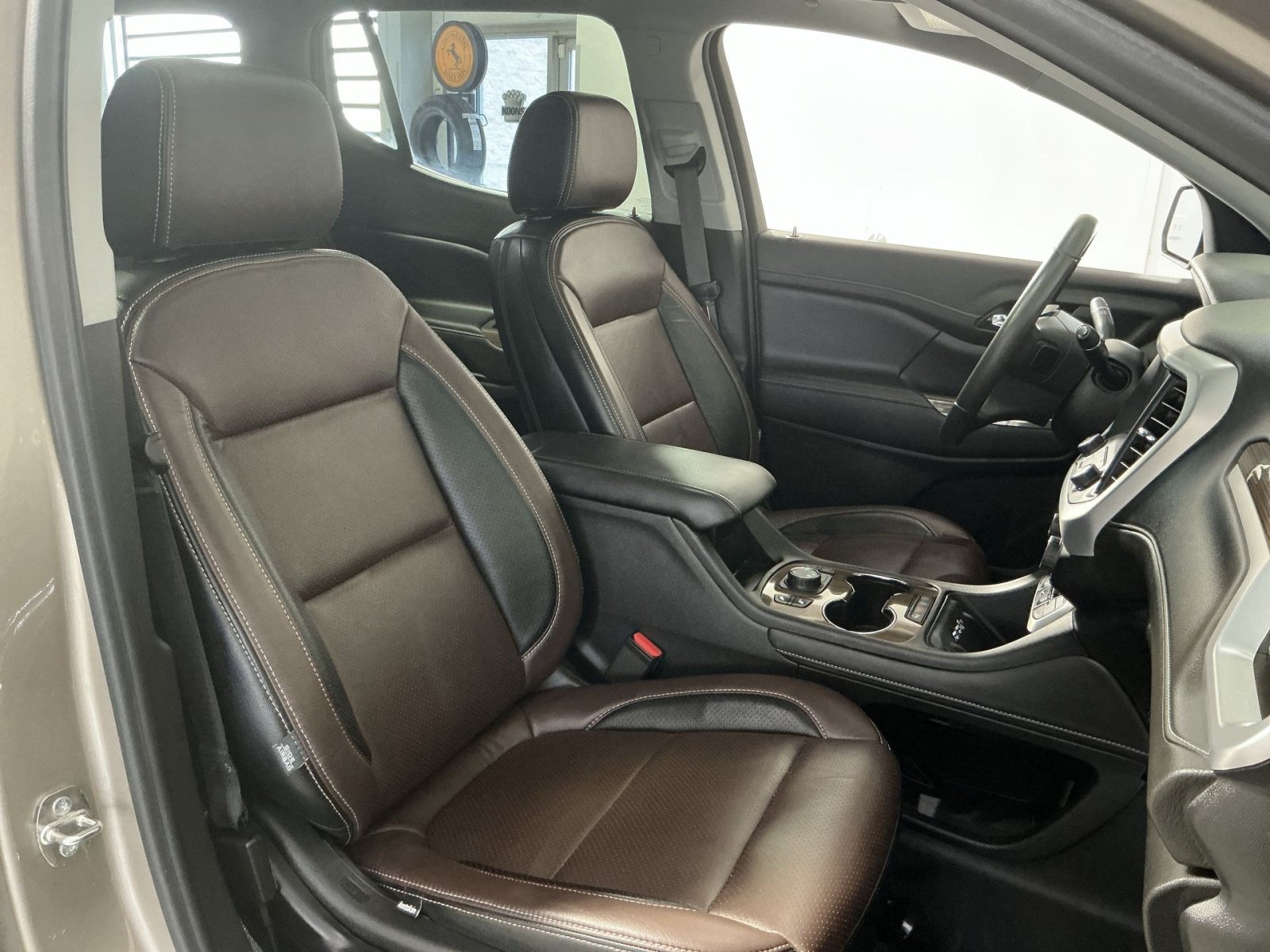 Used 2022 GMC Acadia SLE w/ Driver Convenience Package AWD/4WD image 28