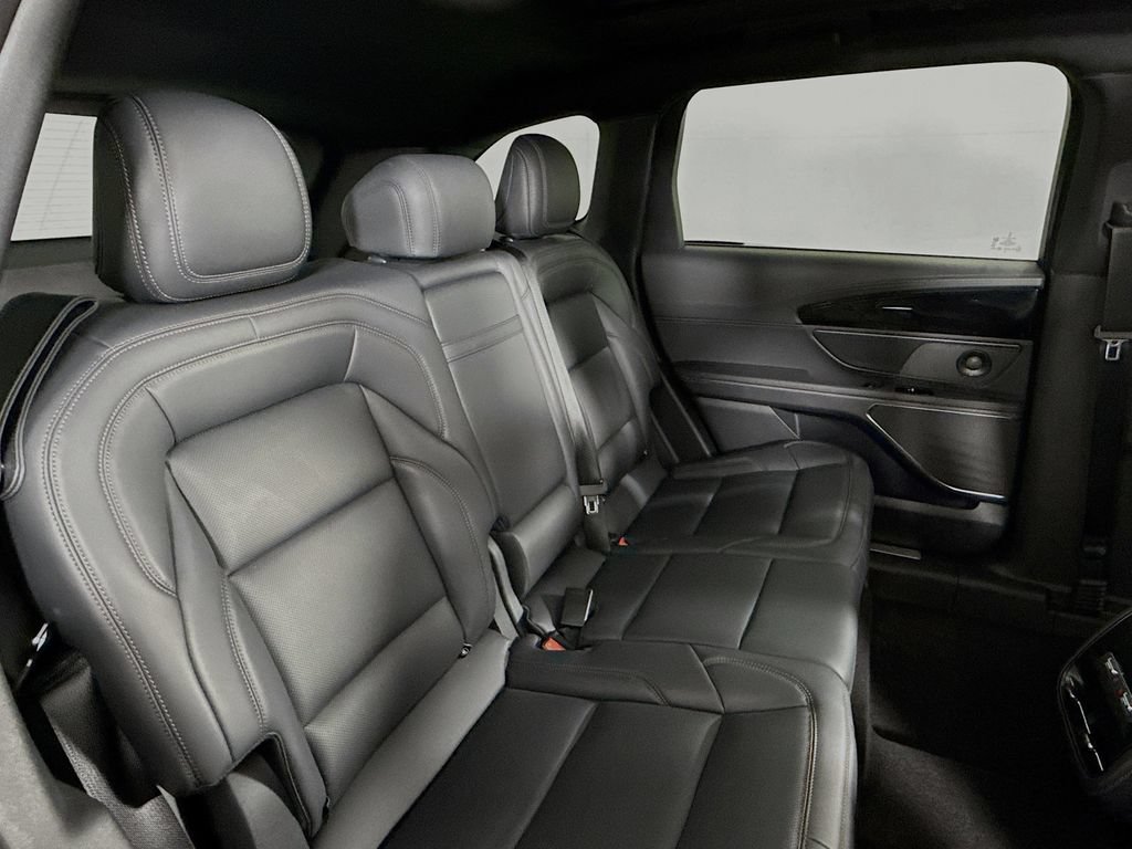 Used 2025 Lincoln Nautilus Premier w/ Equipment Group 102A AWD/4WD image 36