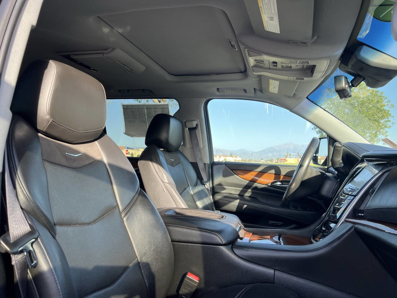 Used 2017 Cadillac Escalade ESV Luxury image 14