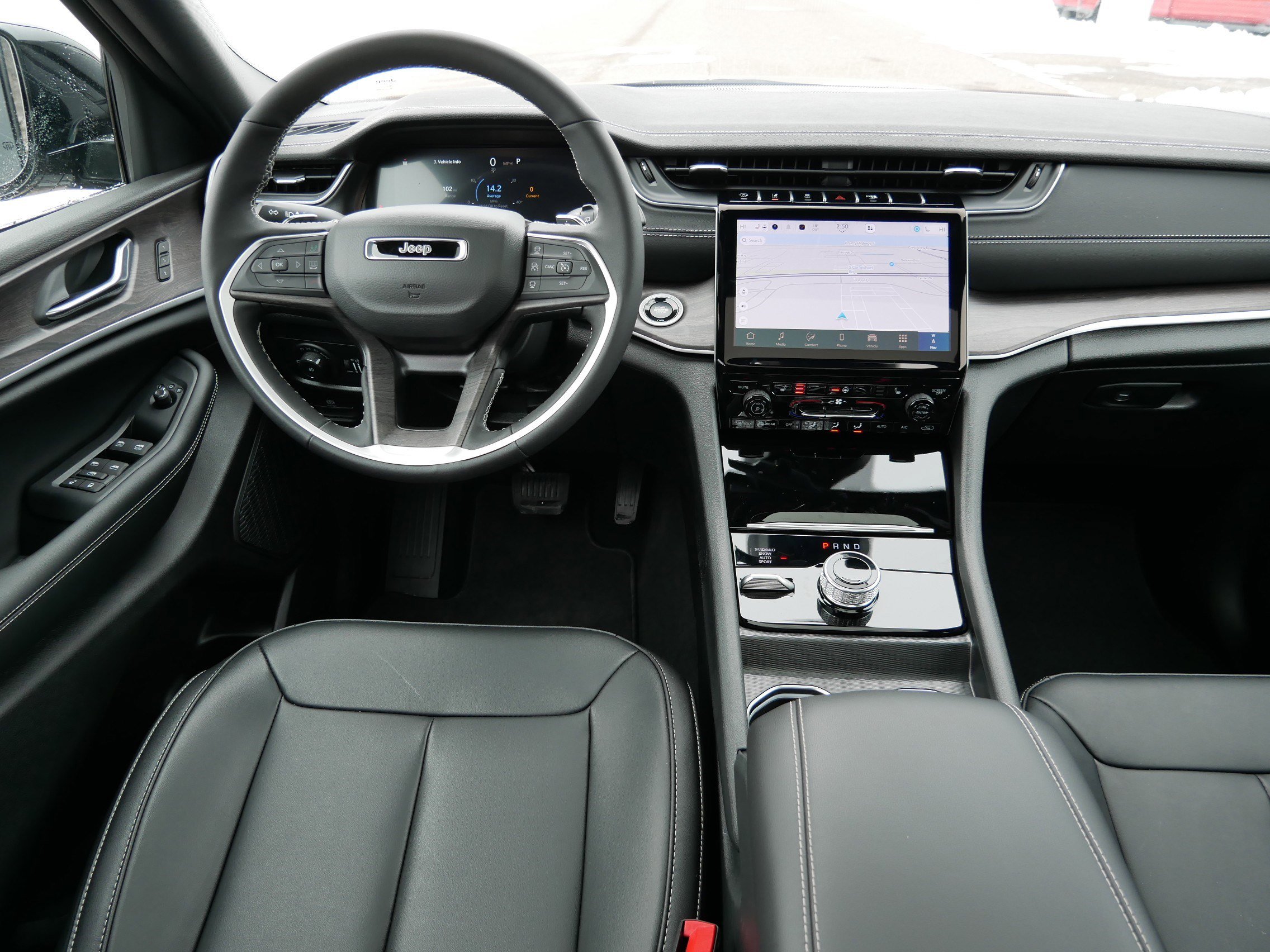 New 2025 Jeep Grand Cherokee Limited w/ Trailer Tow Package image 10