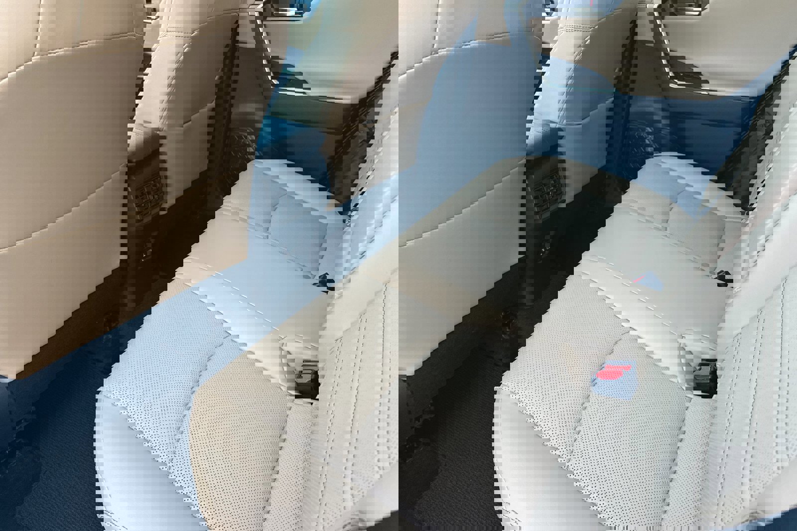 Used 2023 Toyota RAV4 Limited image 12