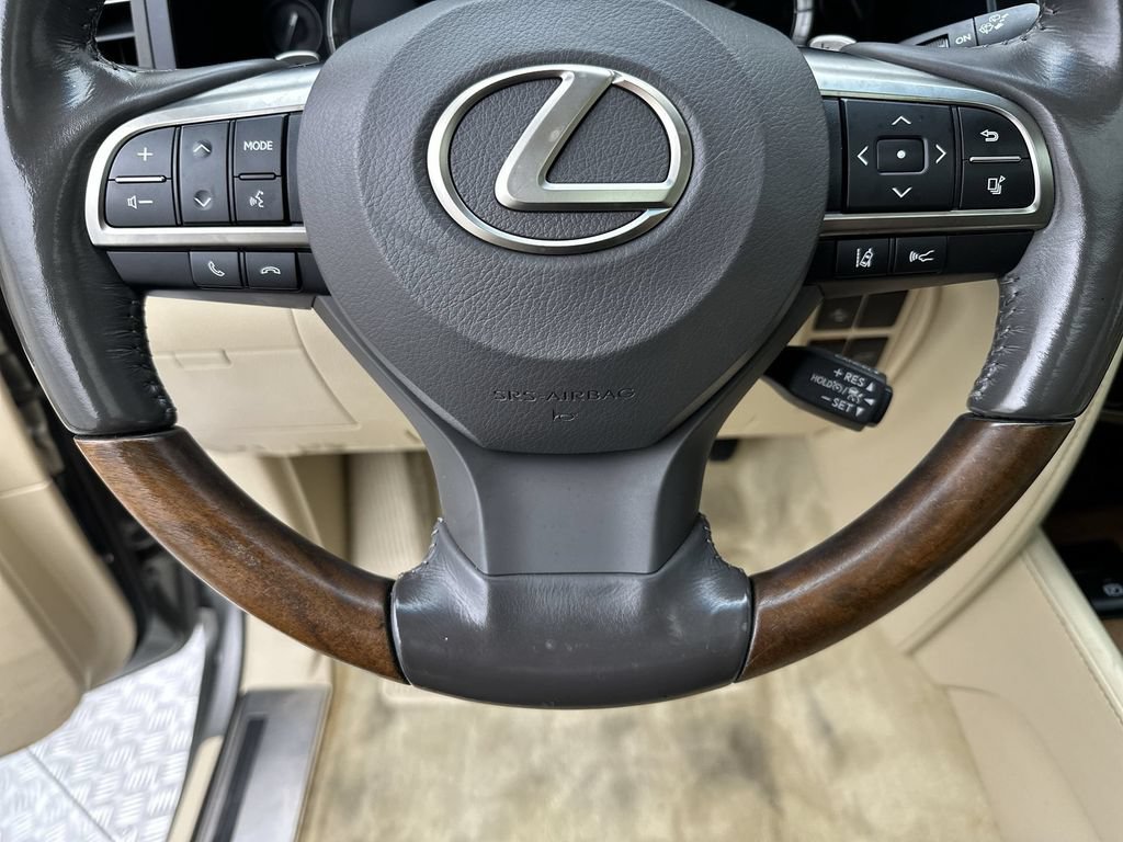 Used 2018 Lexus LX 570 4WD w/ Luxury Package image 14