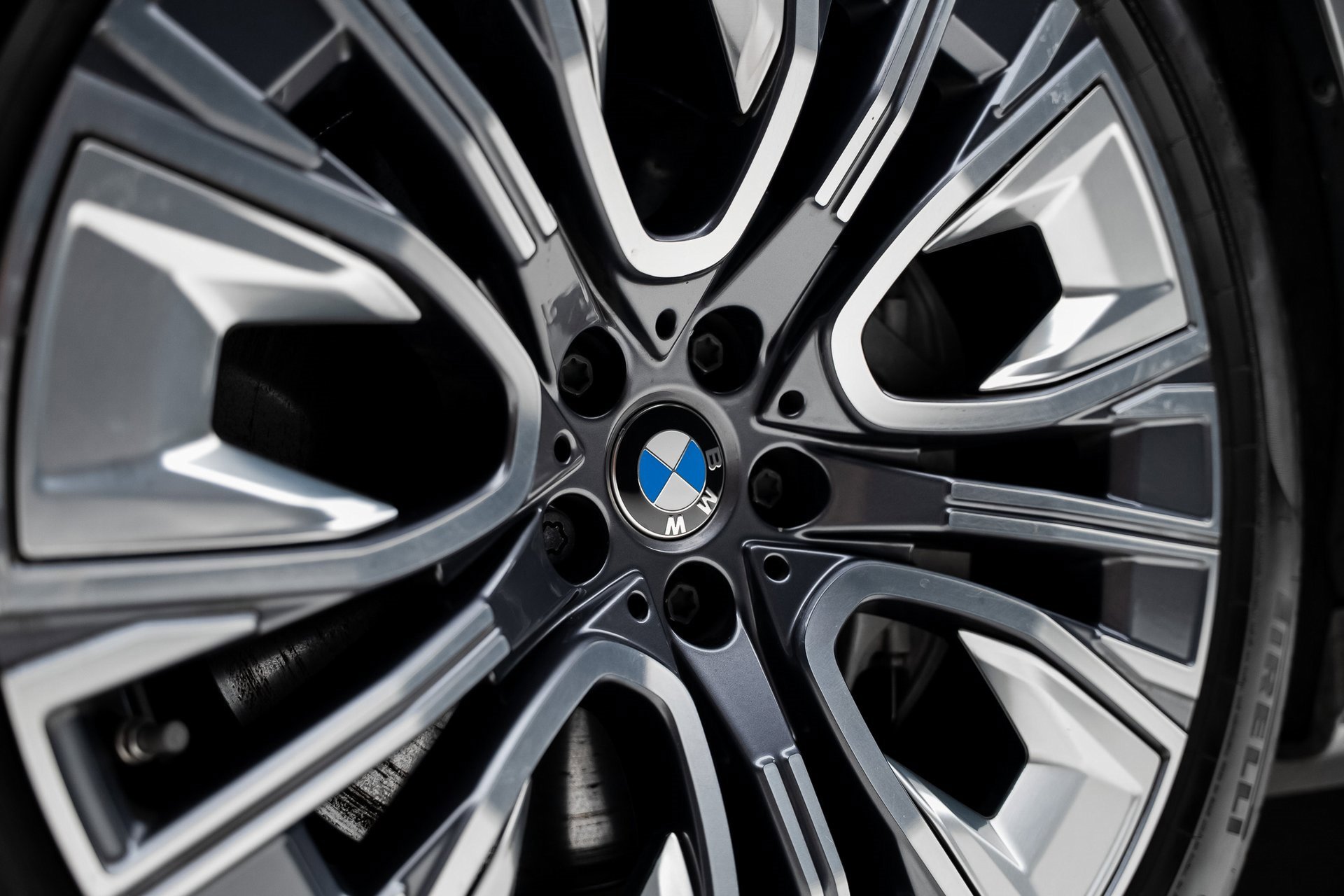 Used 2023 BMW i7 xDrive60 image 22