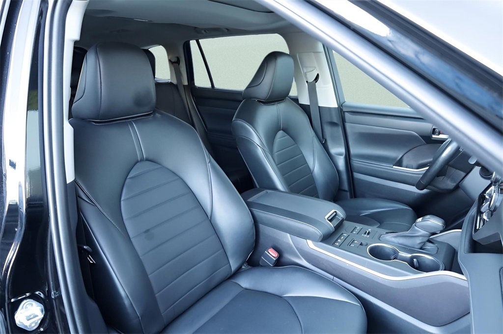 Certified 2022 Toyota Highlander XLE image 15