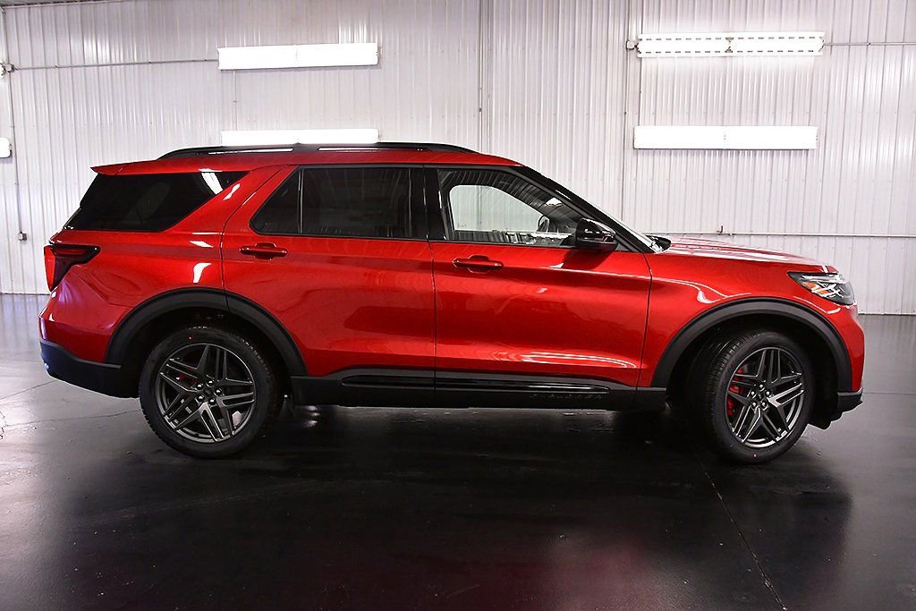 New 2026 Ford Explorer ST w/ Sun And Sound Package image 8