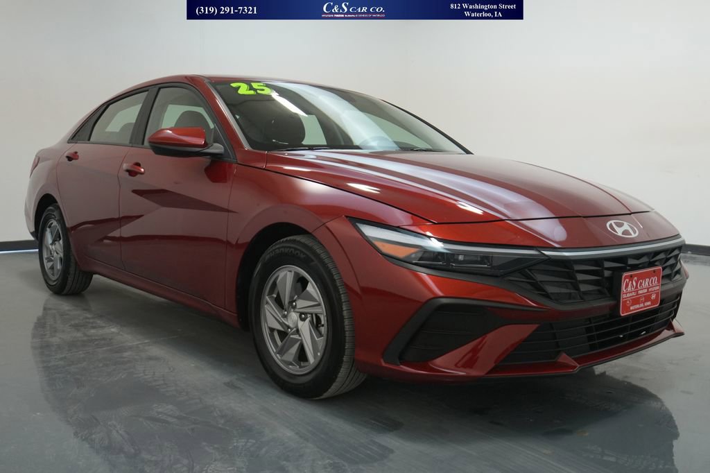 Certified 2025 Hyundai Elantra SE