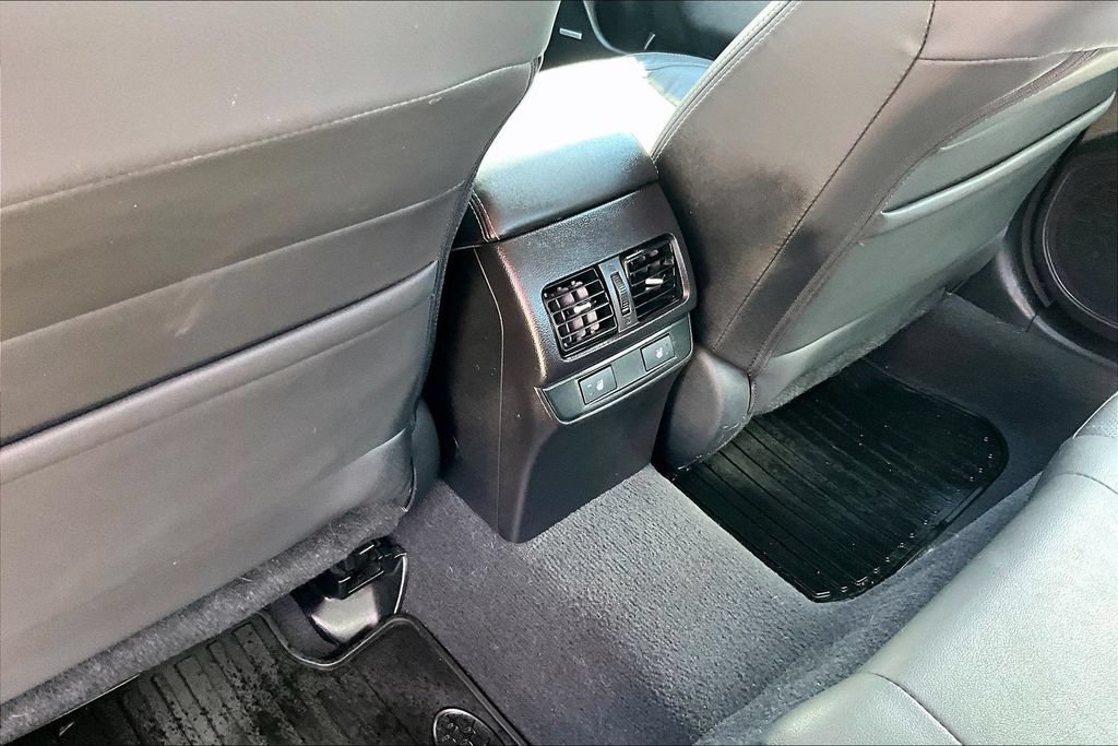 Used 2017 Subaru Legacy 2.5i Limited AWD/4WD image 32