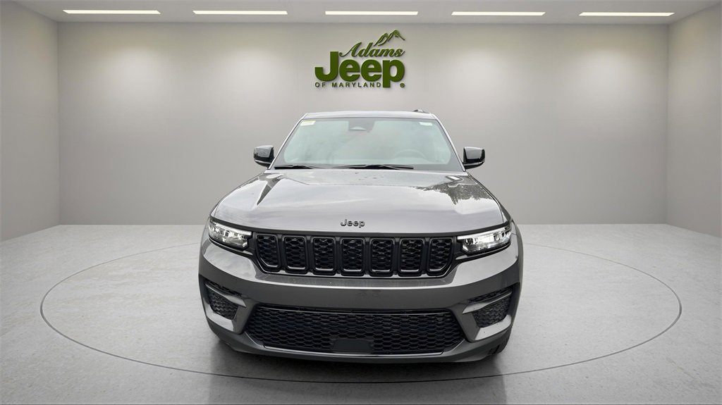 New 2025 Jeep Grand Cherokee Altitude image 3