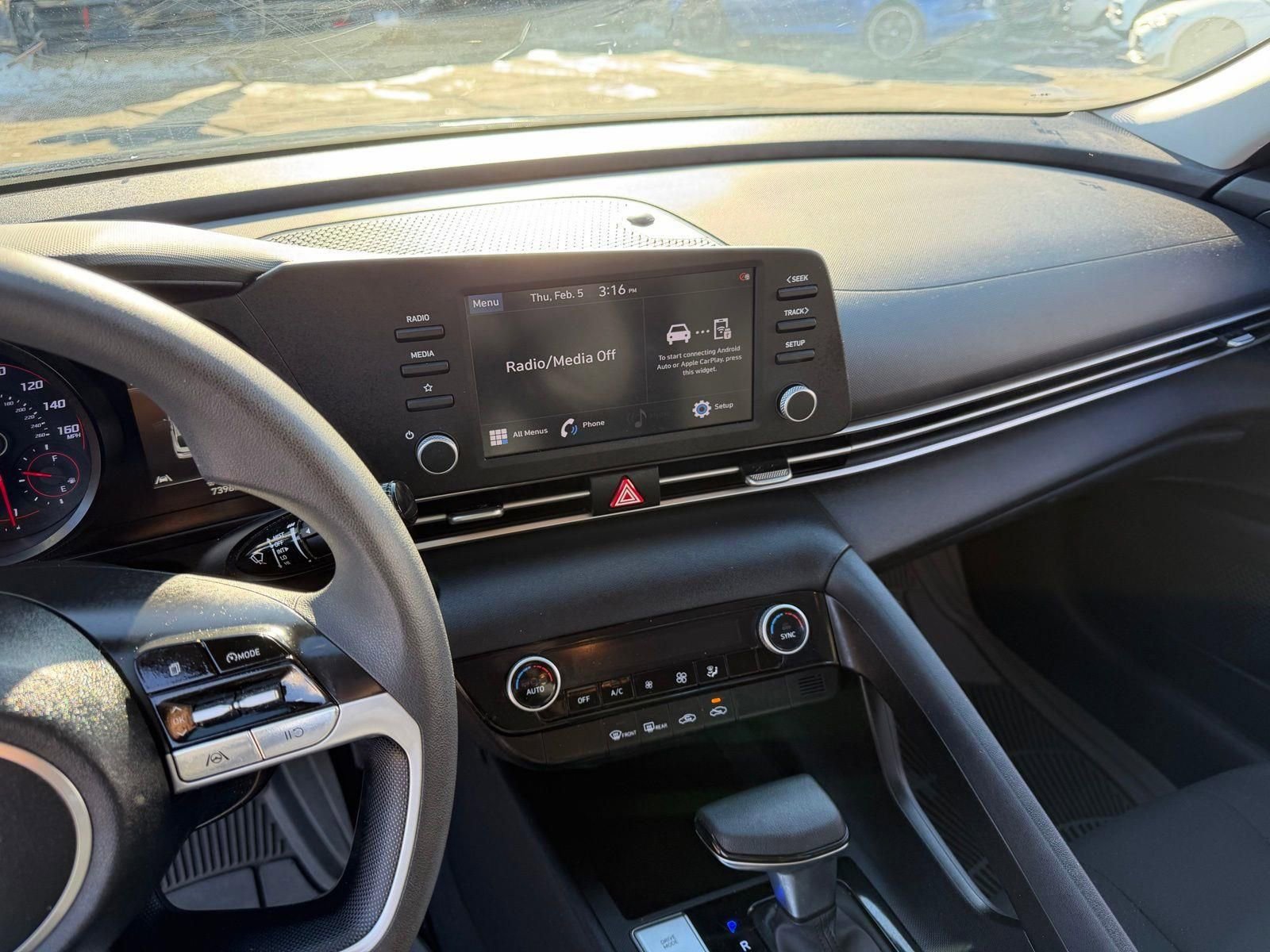 Used 2022 Hyundai Elantra SEL image 28