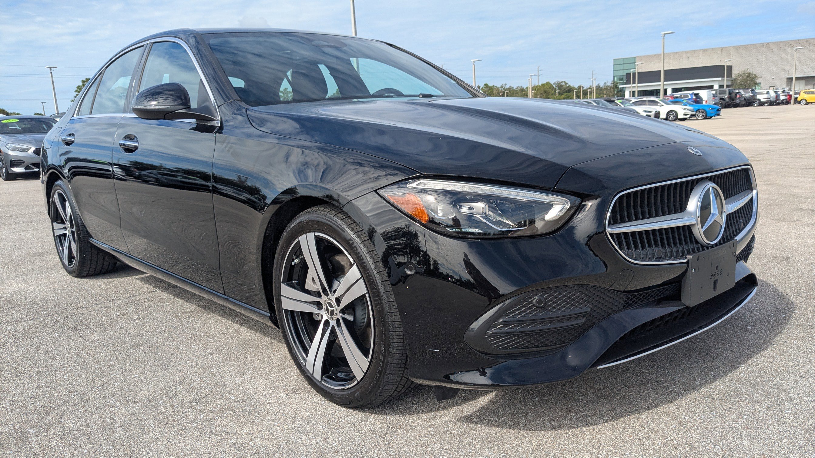 Used 2025 Mercedes-Benz C 300 4MATIC Sedan image 2