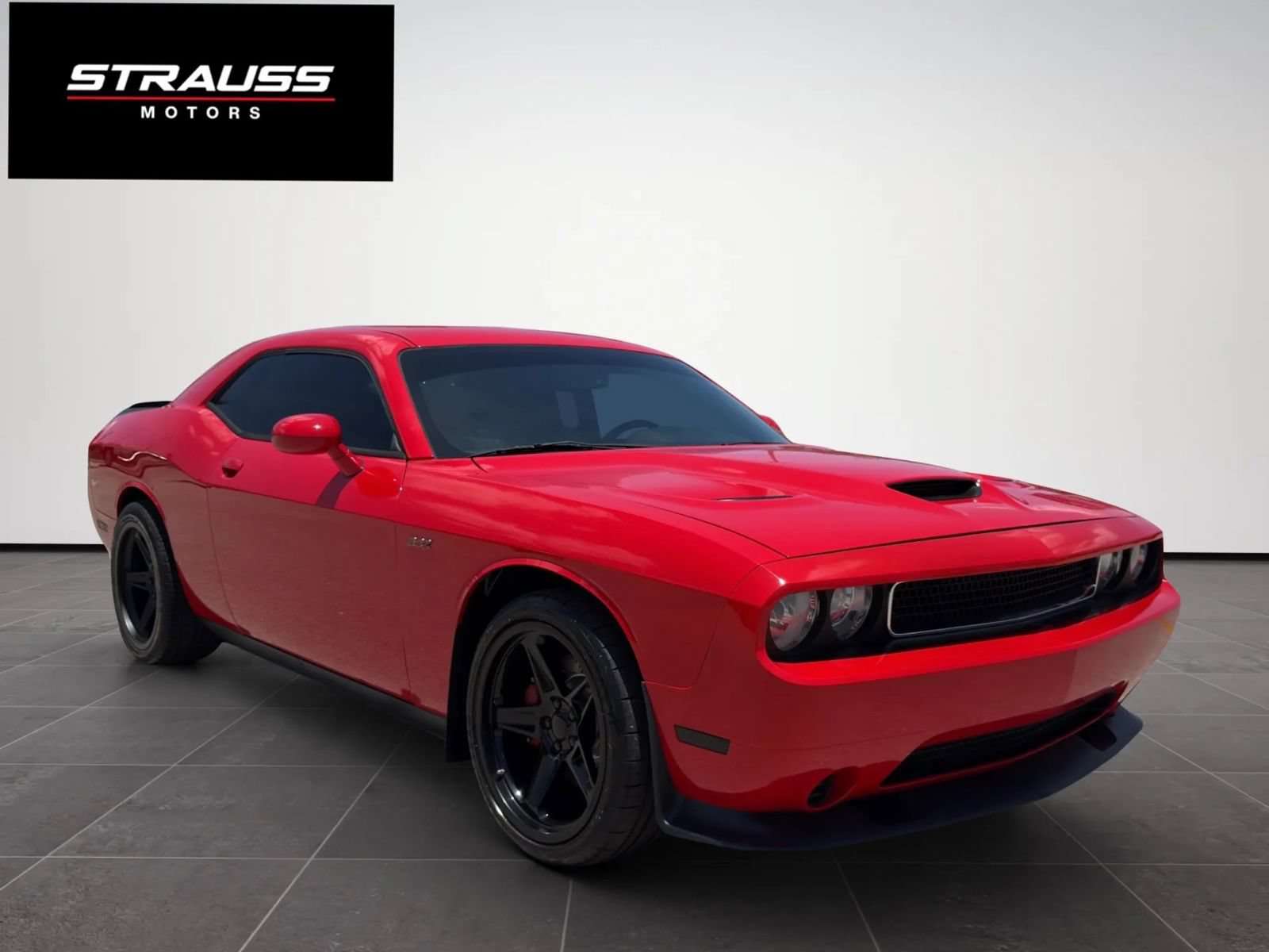 Used 2014 Dodge Challenger SRT8 Core RWD image 1