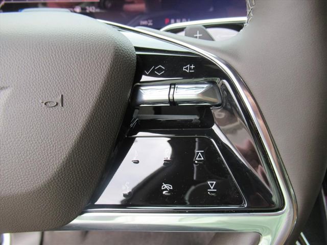 New 2026 Cadillac Escalade Luxury w/ LPO, Radiant Package AWD/4WD image 26