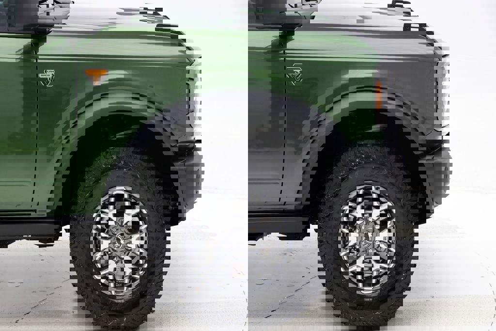 Used 2025 Ford Bronco Badlands image 4