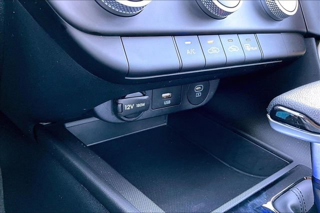 Used 2024 Hyundai Elantra SE FWD image 16