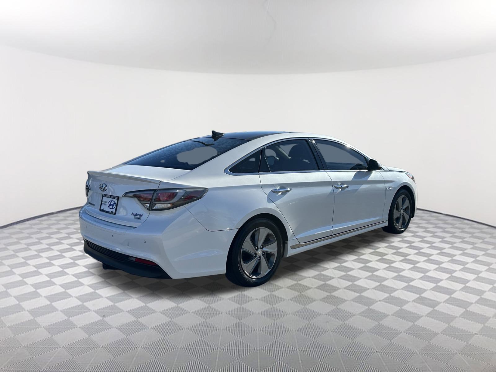 Used 2016 Hyundai Sonata Limited w/ Option Group 02 image 7