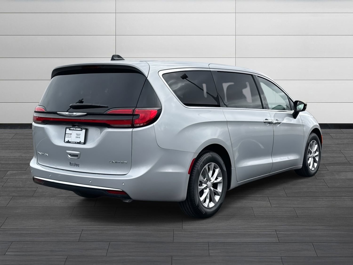 New 2026 Chrysler Pacifica Limited FWD image 4