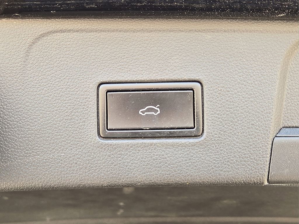 Used 2021 Volkswagen Atlas SEL Premium image 15