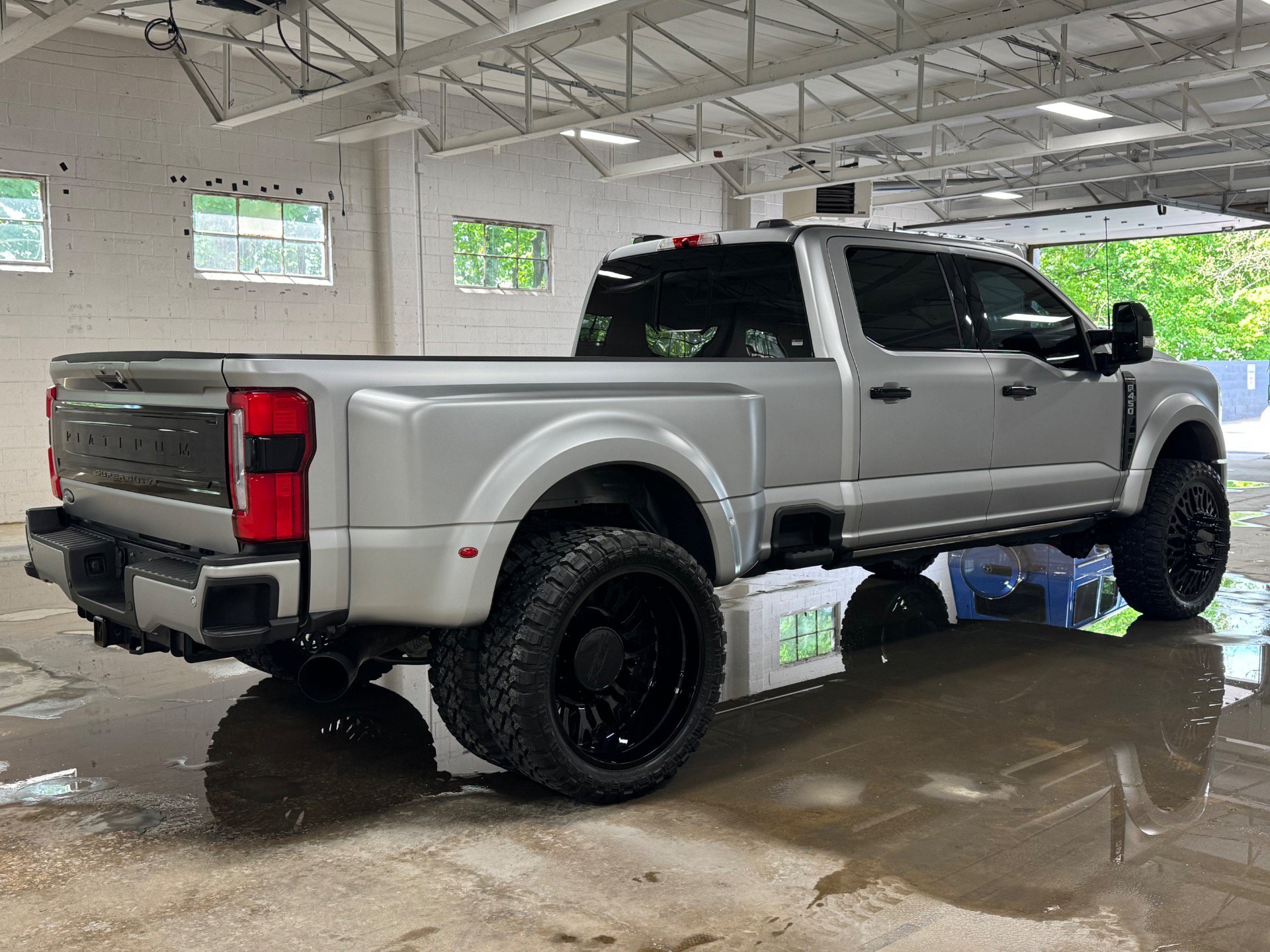 Used 2024 Ford F450 Platinum w/ Camper Package AWD/4WD image 33