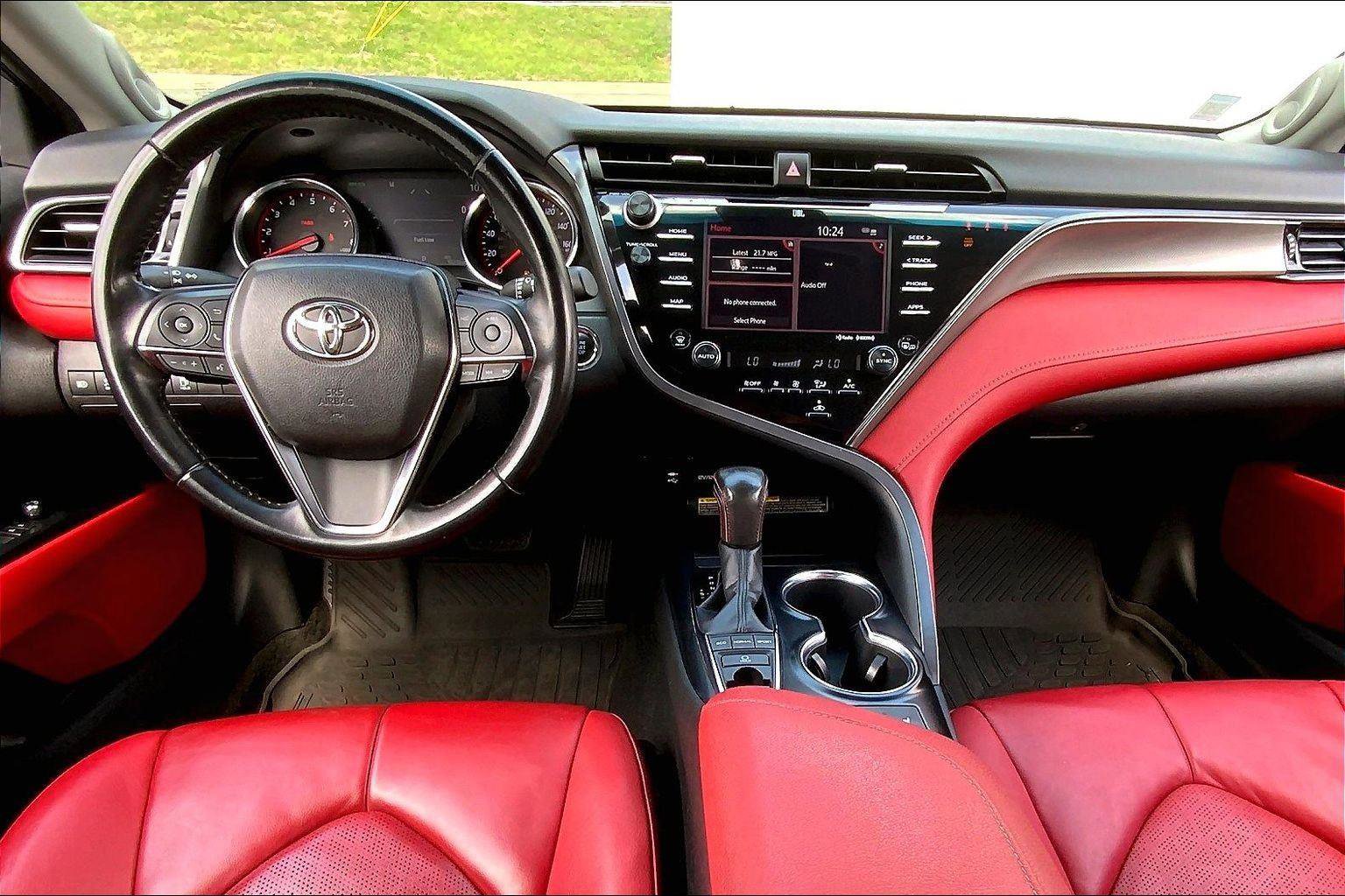 Used 2019 Toyota Camry XSE FWD image 14