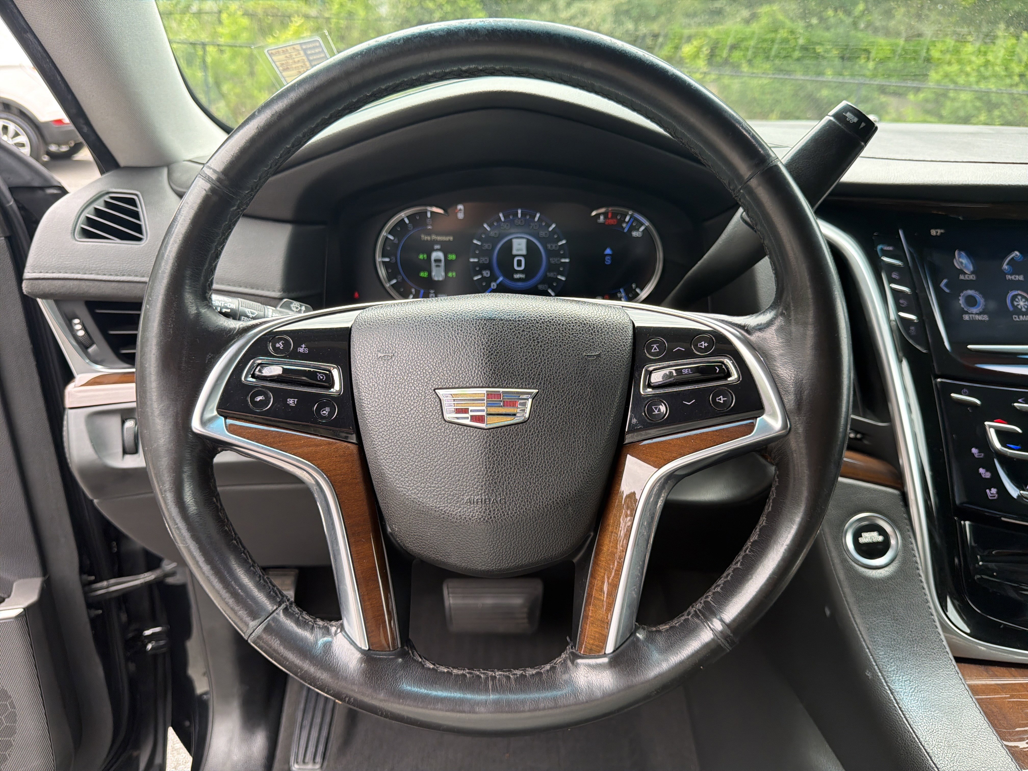 Used 2020 Cadillac Escalade ESV 4WD image 29