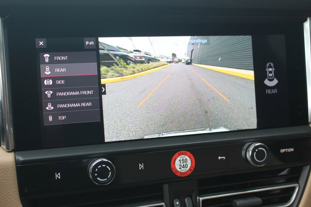 Certified 2025 Porsche Macan AWD/4WD image 21