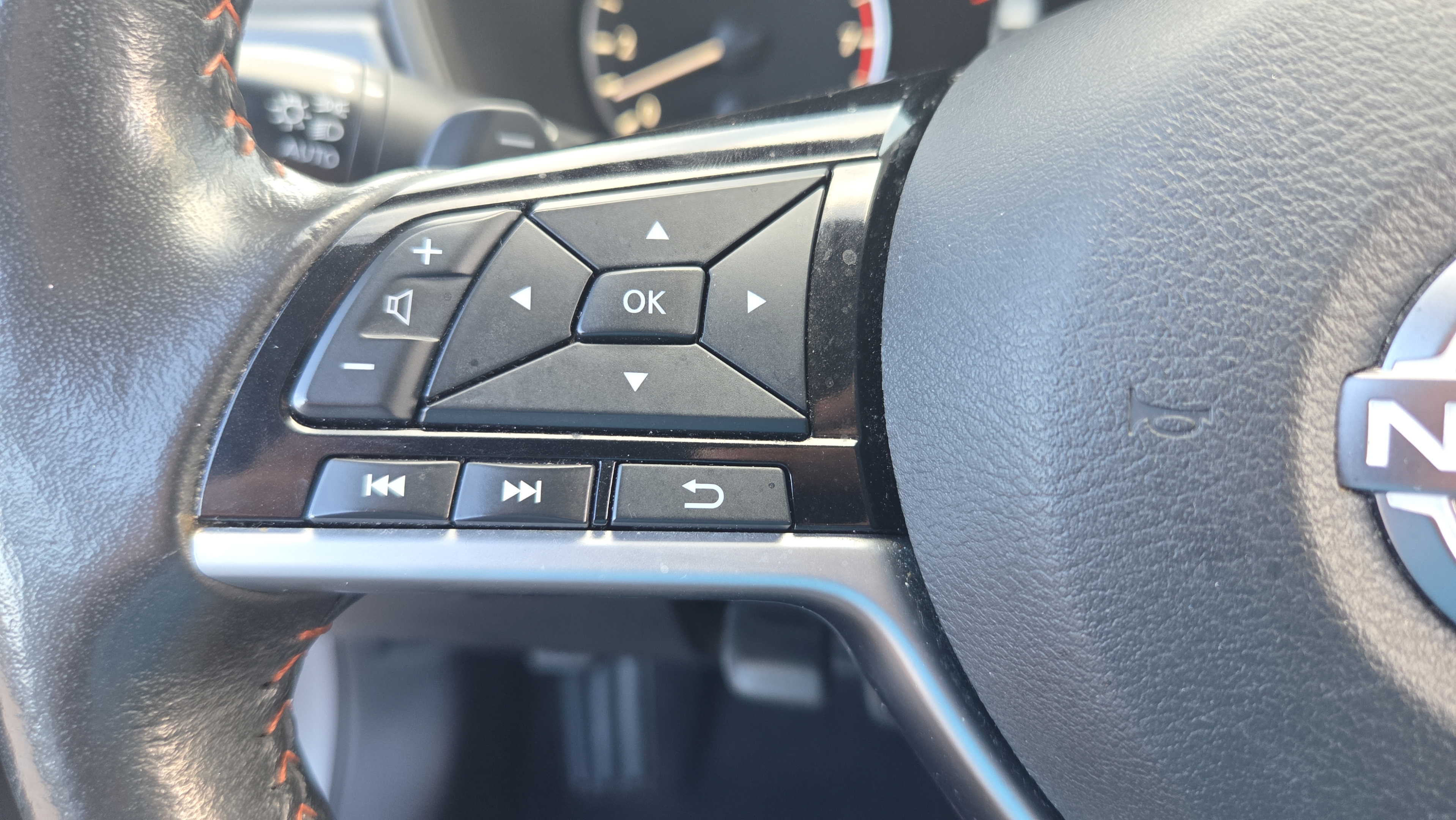 Used 2024 Nissan Altima 2.5 SR FWD image 24