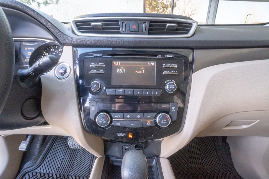 Used 2016 Nissan Rogue SV AWD/4WD image 11