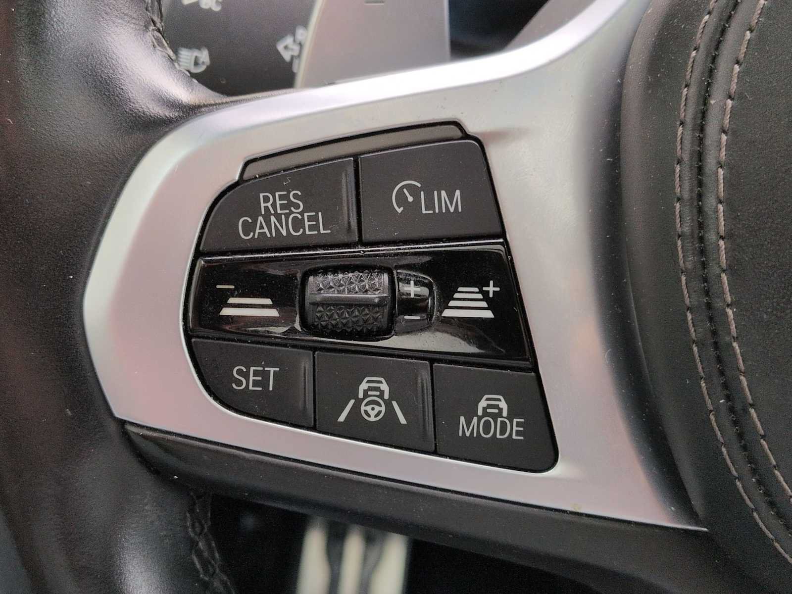 Used 2022 BMW X5 xDrive40i w/ M Sport Package AWD/4WD image 26