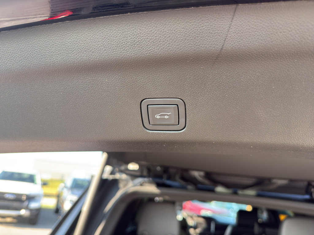 Used 2023 GMC Yukon Denali AWD/4WD image 24