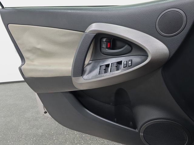Used 2011 Toyota RAV4 2WD w/ Base L4 Extra Value Pkg image 23