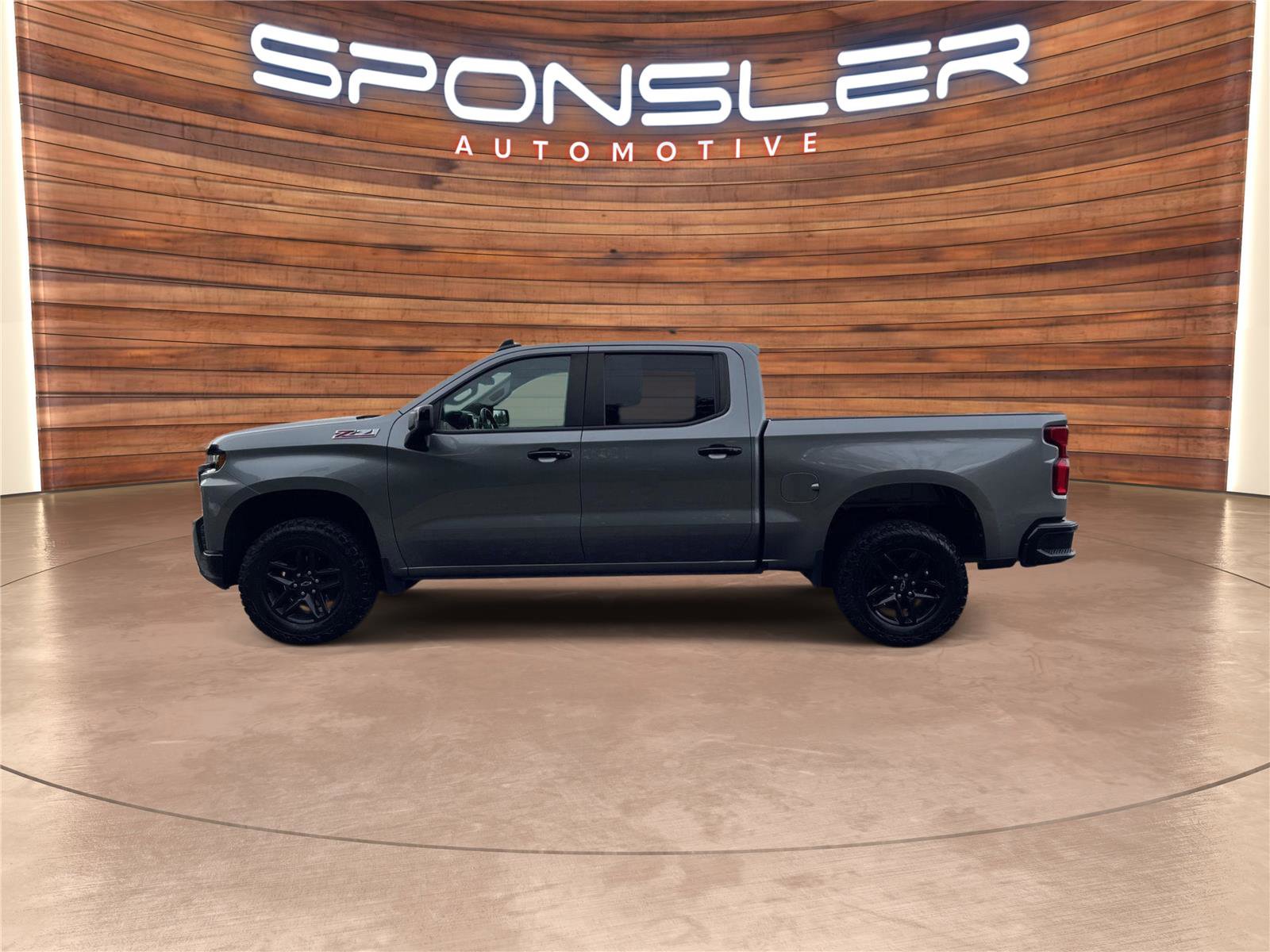 Used 2021 Chevrolet Silverado 1500 LT Trail Boss w/ Convenience Package II image 2