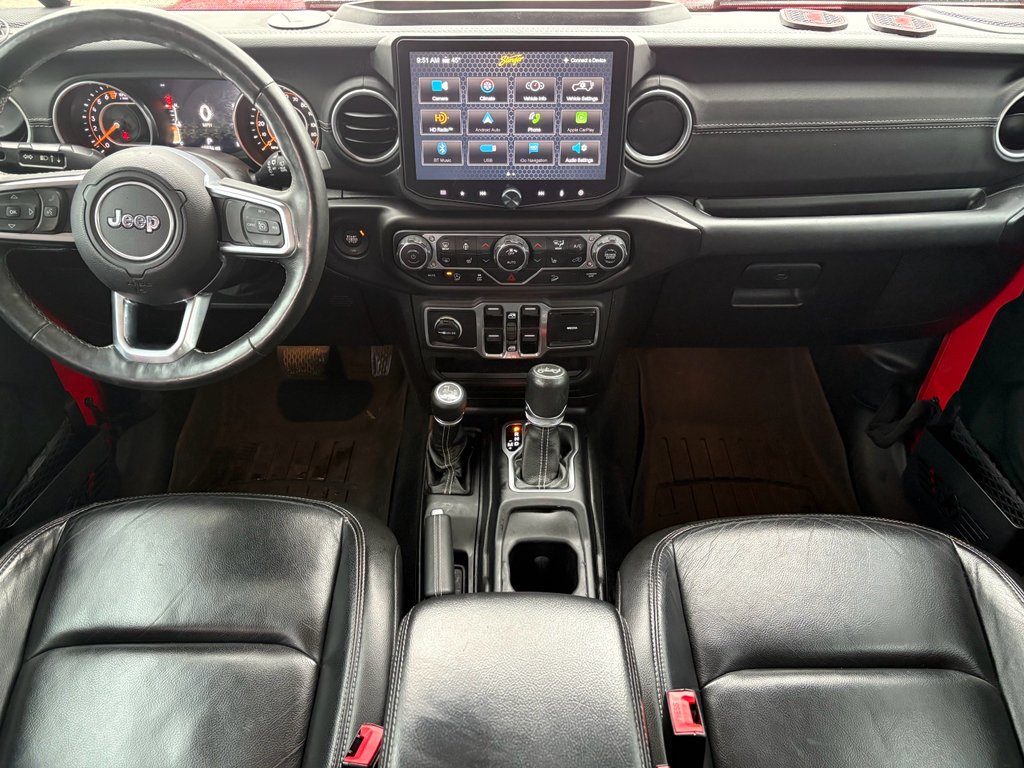 Used 2018 Jeep Wrangler Unlimited Sahara image 2