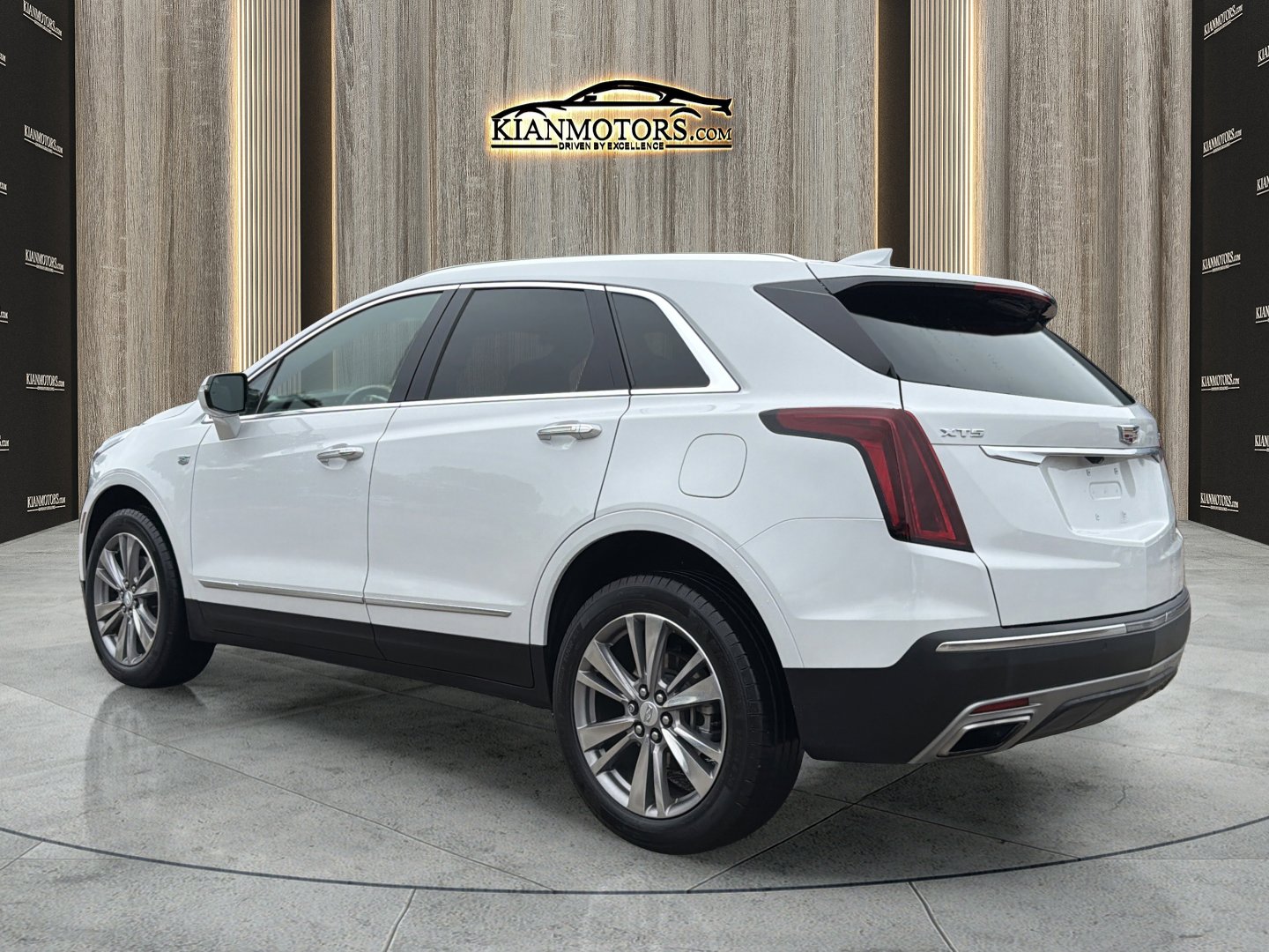 Used 2024 Cadillac XT5 Premium Luxury image 11