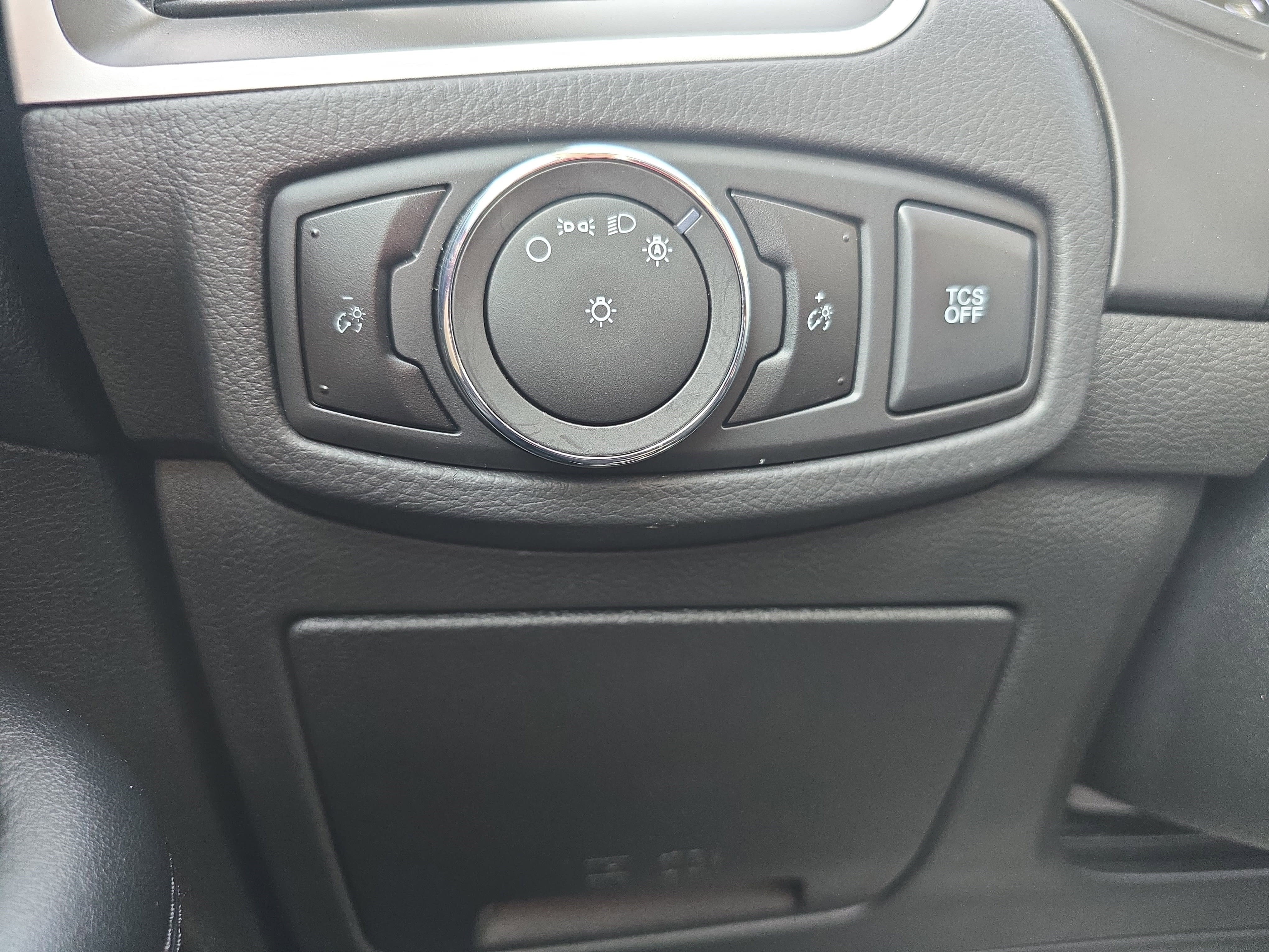 Used 2023 Ford Edge SE image 26