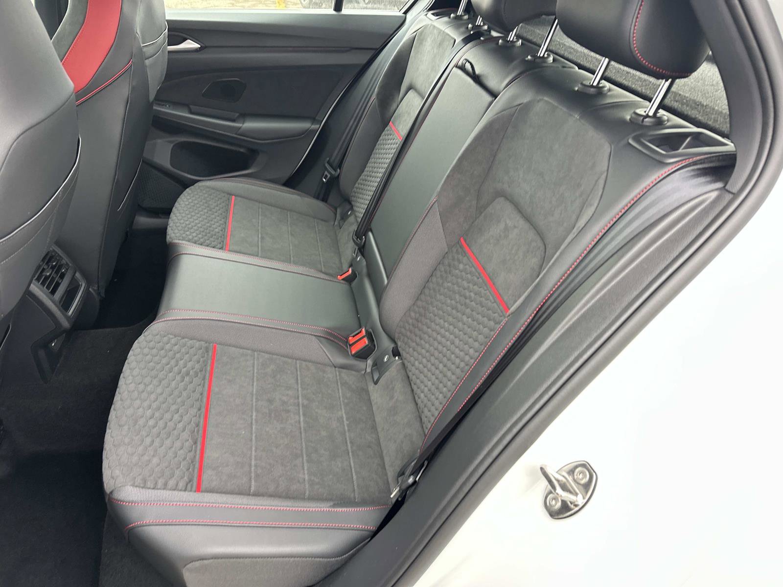 New 2026 Volkswagen GTI SE image 12