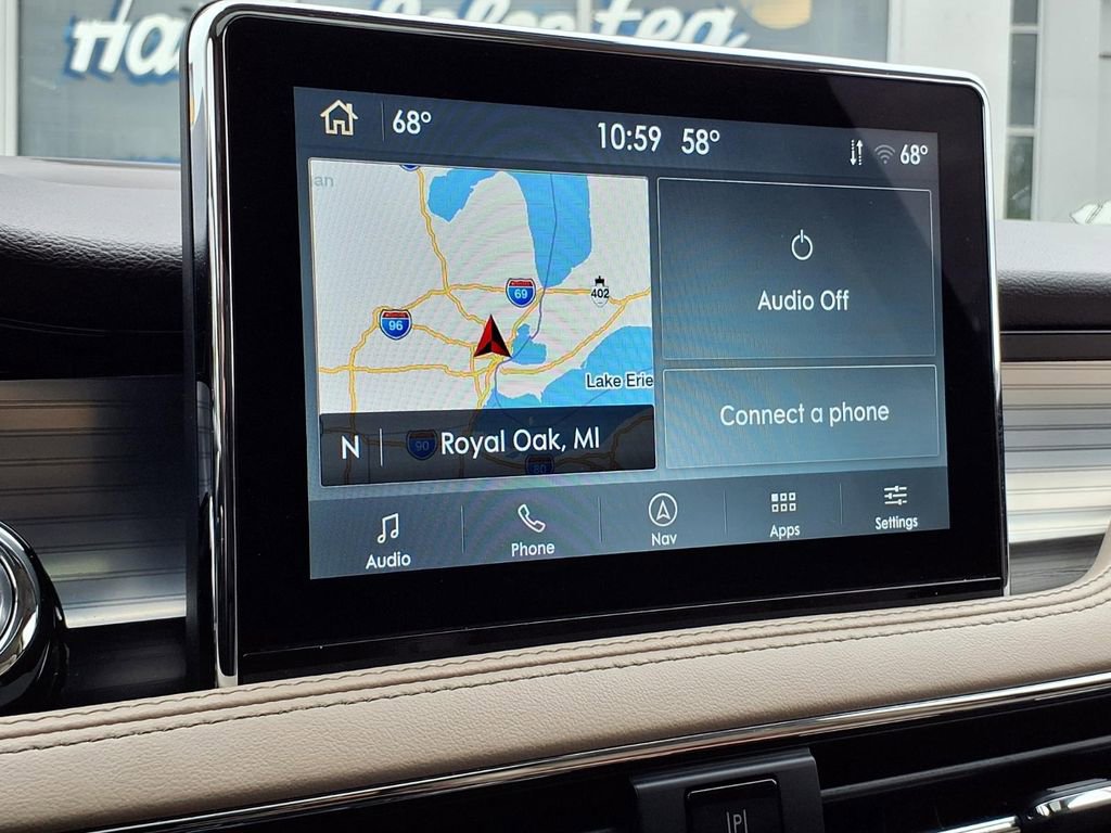 Used 2022 Lincoln Corsair AWD w/ Premium Package image 13