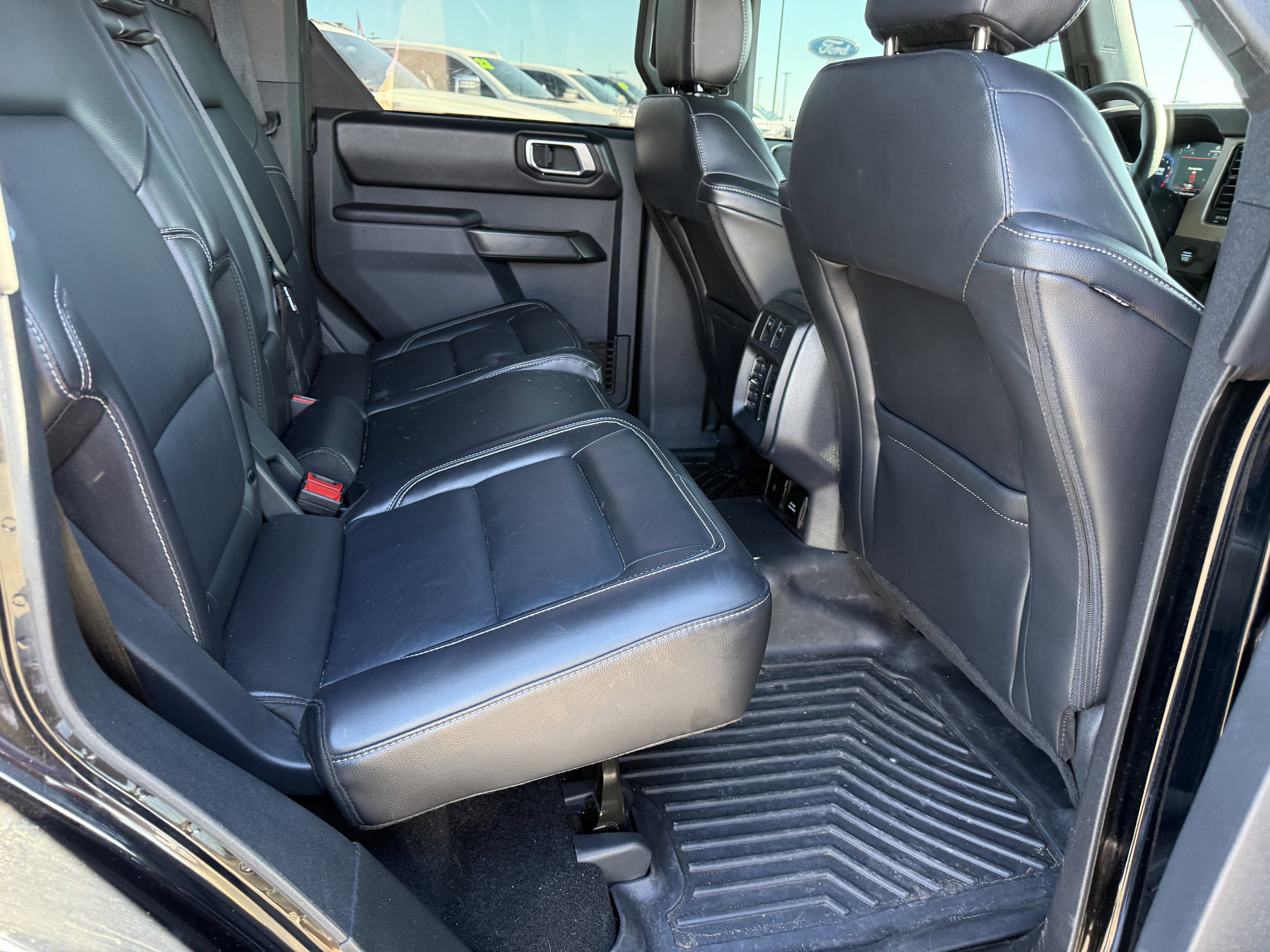 Used 2025 Ford Bronco Outer Banks w/ Sasquatch Package AWD/4WD image 11
