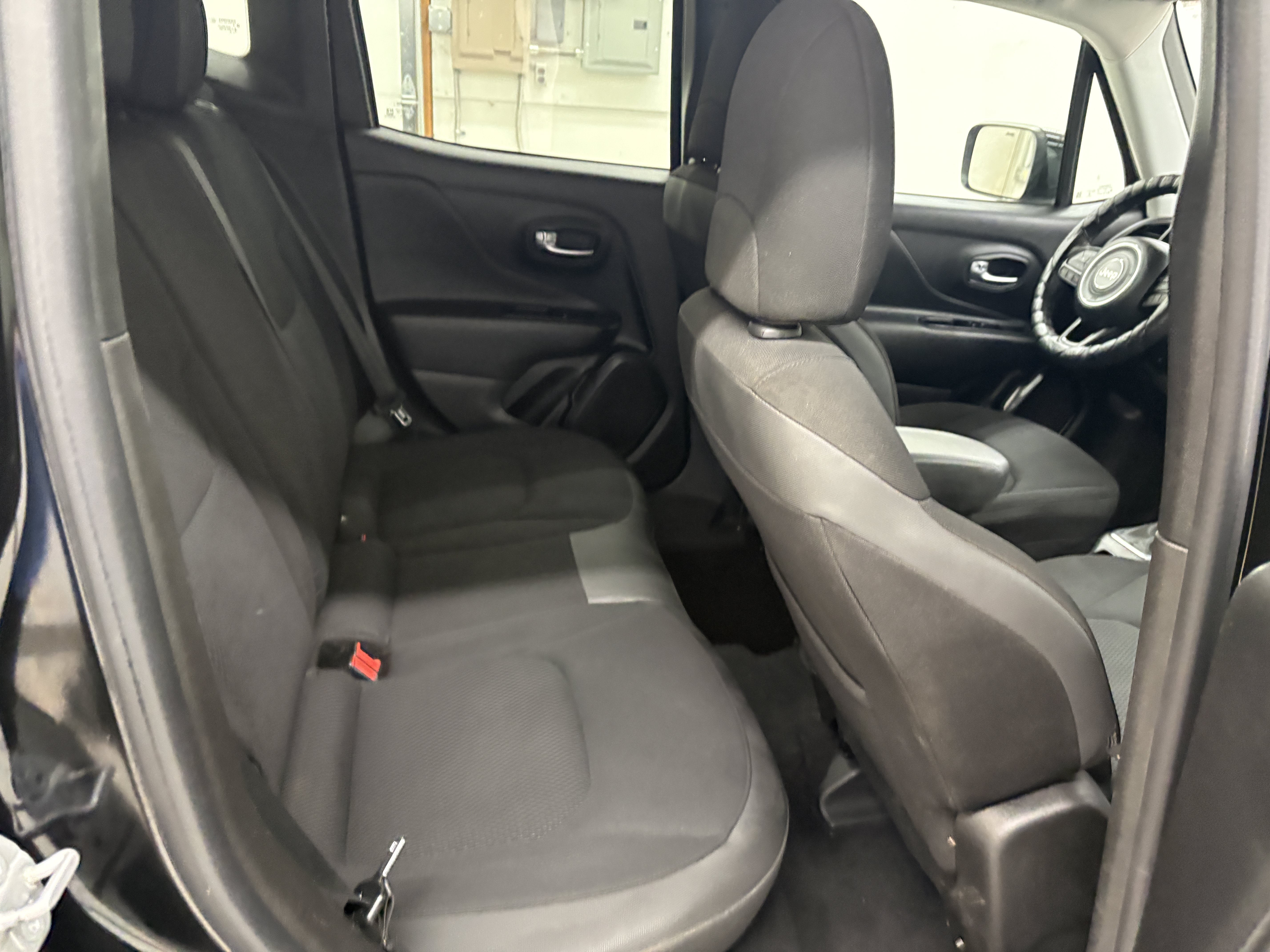 Used 2019 Jeep Renegade Altitude w/ Quick Order Package 2XM FWD image 20