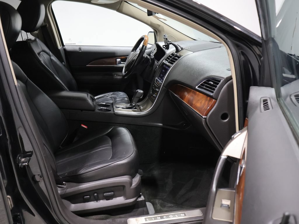Used 2013 Lincoln MKX AWD image 22