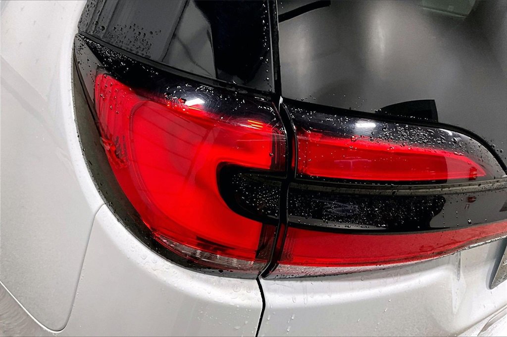 Used 2023 Chrysler Pacifica Touring-L image 24